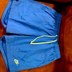 Men Nike shorts Size M